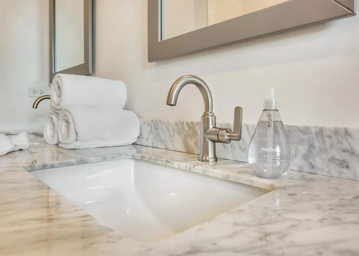 Pet Friendly And For 7! Large Common Areas To Converse And Connect Apts Apartment