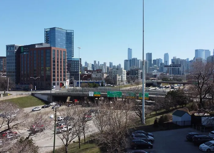 Pet Friendly And For 7! Large Common Areas To Converse And Connect Apts Apartment *